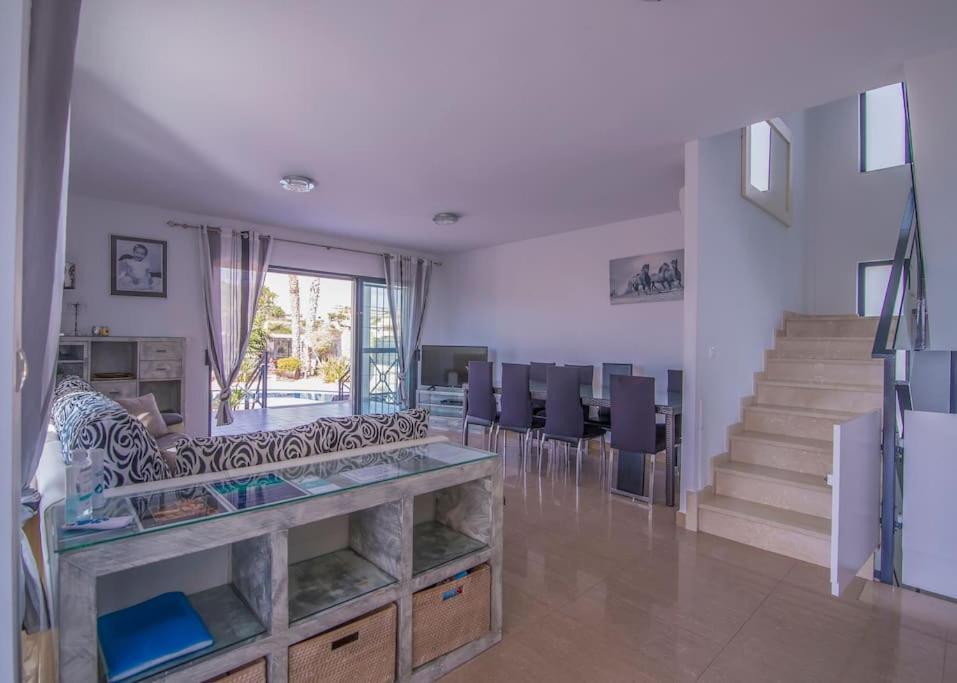 Villa Moderna Con Piscina El Campello Bagian luar foto