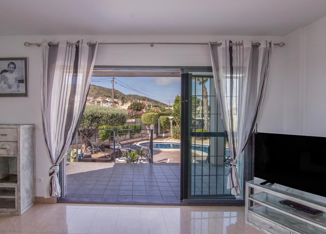 Villa Moderna Con Piscina El Campello Bagian luar foto